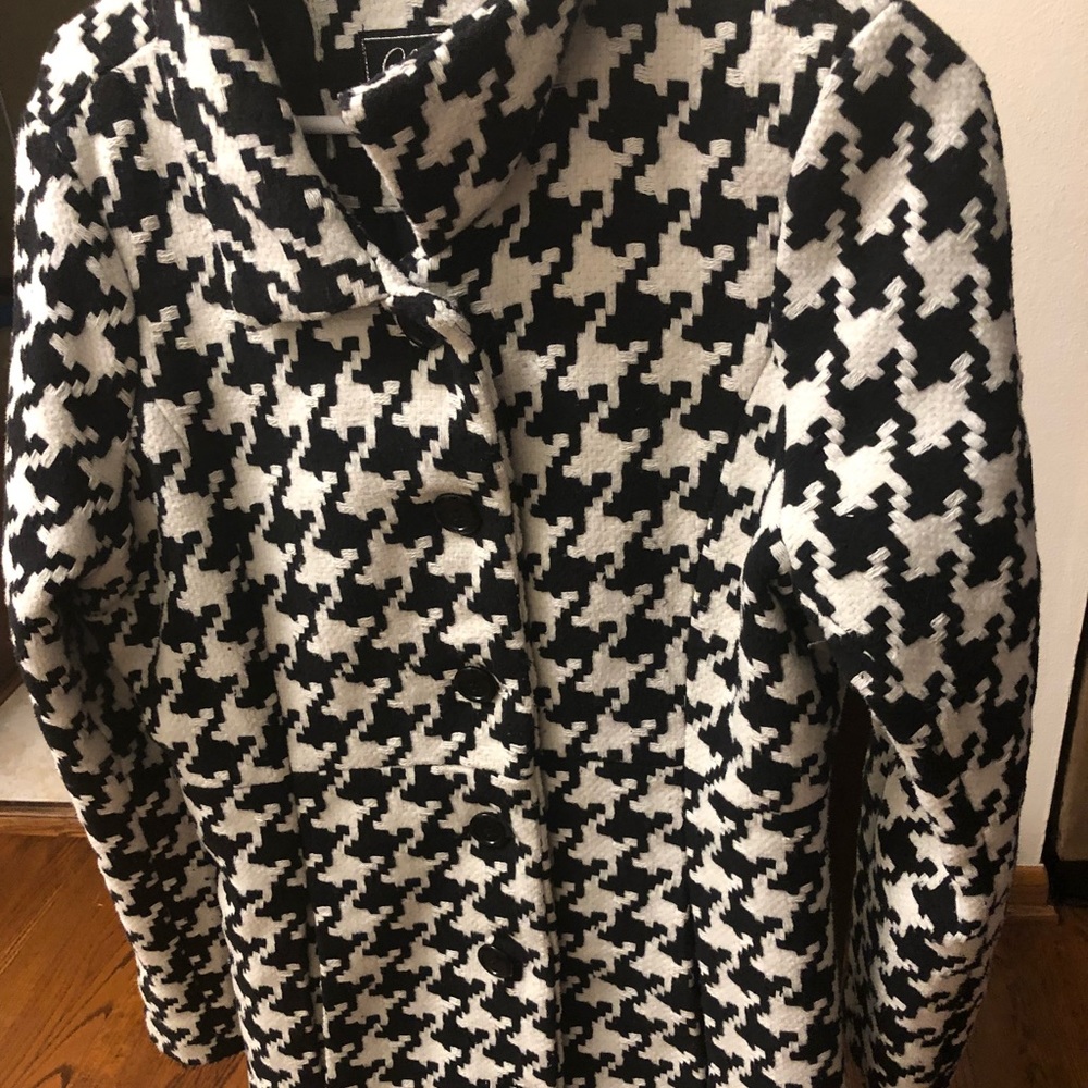 Laura Lane Black & White wool coat